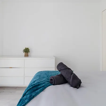 Grand T4 85m Terrasse 8 Pers 15min Paris *